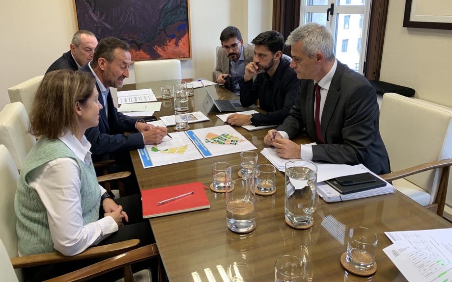 Reunió amb el secretari general d’Agenda Urbana i Habitatge per a impulsar la construcció de cinc nous edificis en el Barri Sant Antón