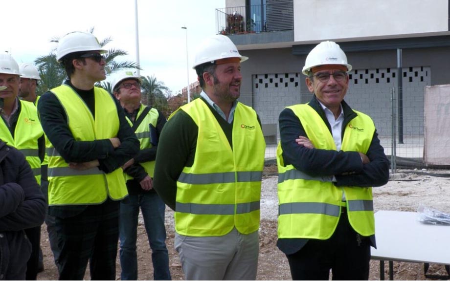 L’alcalde d’Elx visita les obres del quart edifici del Barri Sant Antón